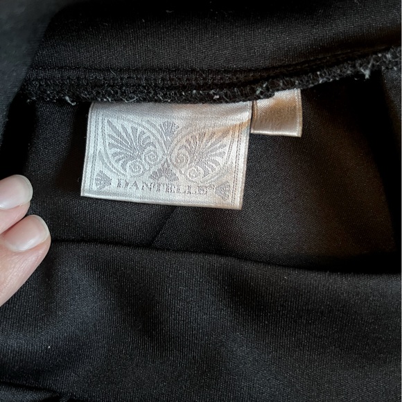 Cute Black Miniskirt - Picture 3 of 4